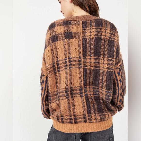 Free People Brown Sepia Plaid Jacquard Oversize Cardigan Sweater Size XS - Picture 2 of 5